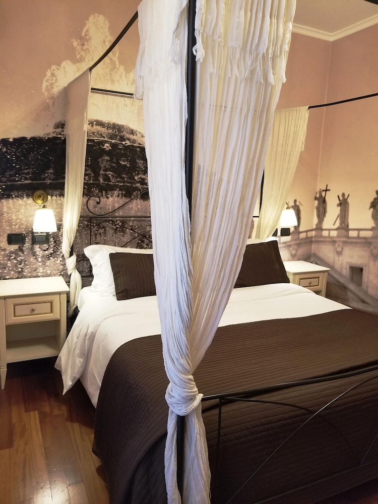 Honeymoon Triple Room, 1 Queen Bed with Sofa bed photo 1