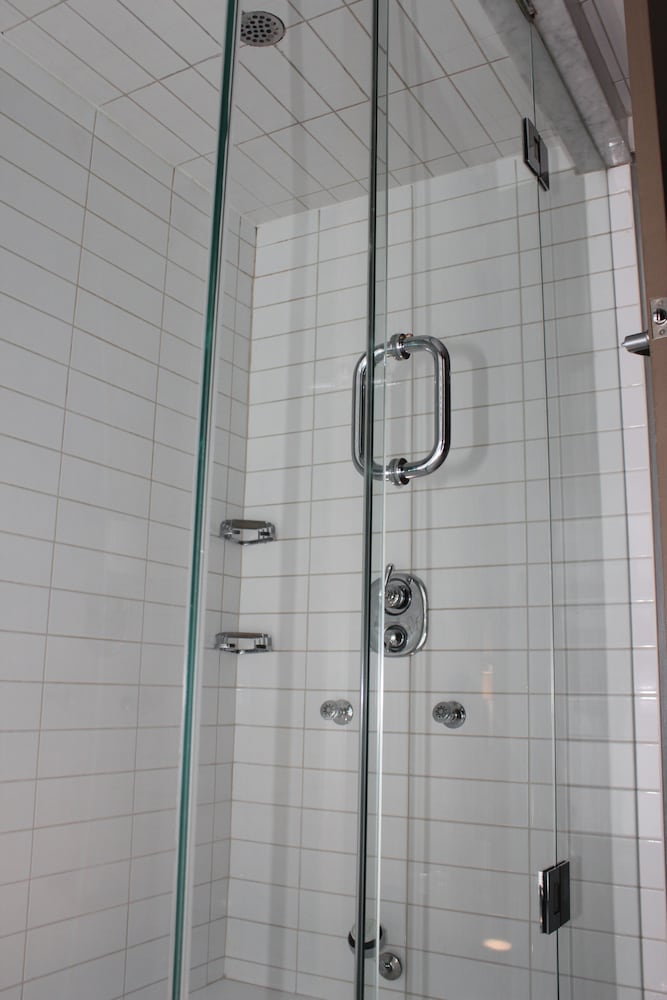 Superior Suite, 2 Queen Beds - Photo 9