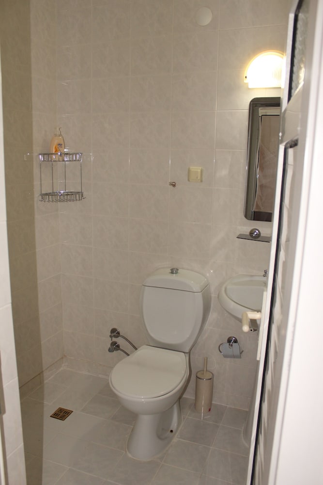 Standard Triple Room - Photo 2