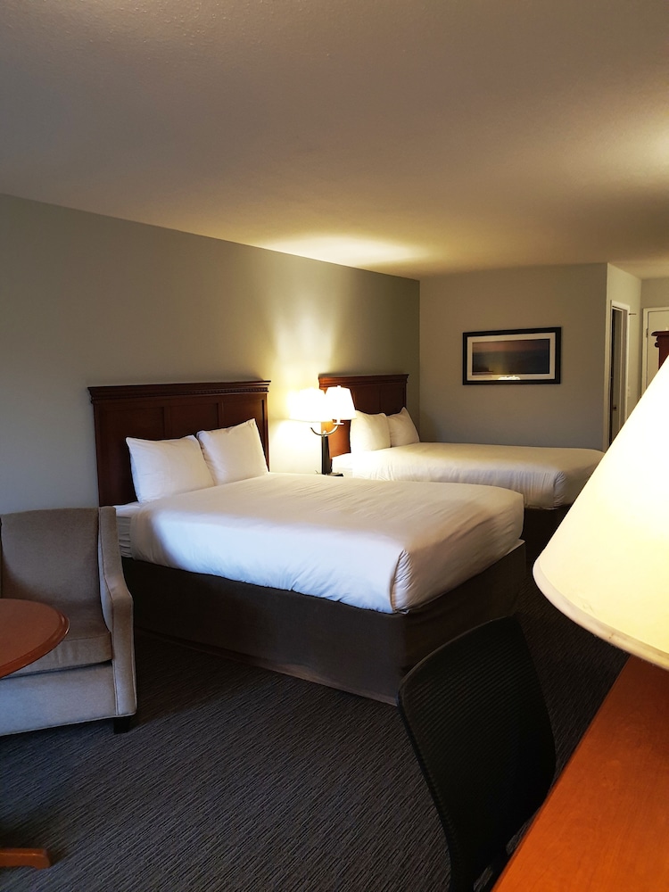 Room, 2 Queen Beds, Balcony, River View photo 3