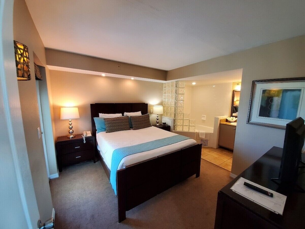 Apartment, 2 Bedrooms, Partial Ocean View - Photo 2