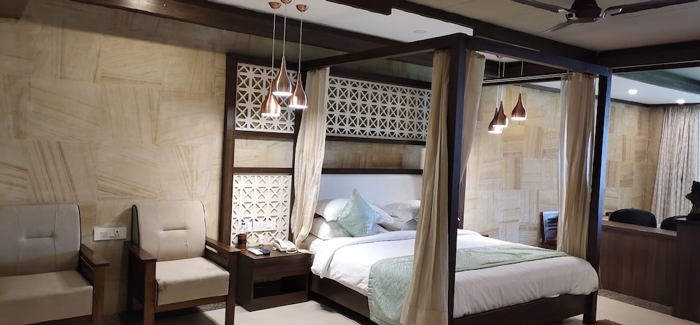 Suite, 1 Queen Bed (Sea Suite)
