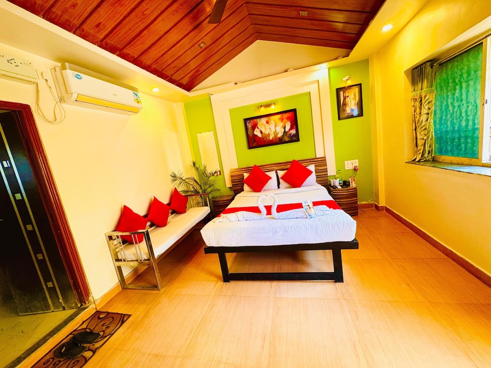 Deluxe Double Room, City View