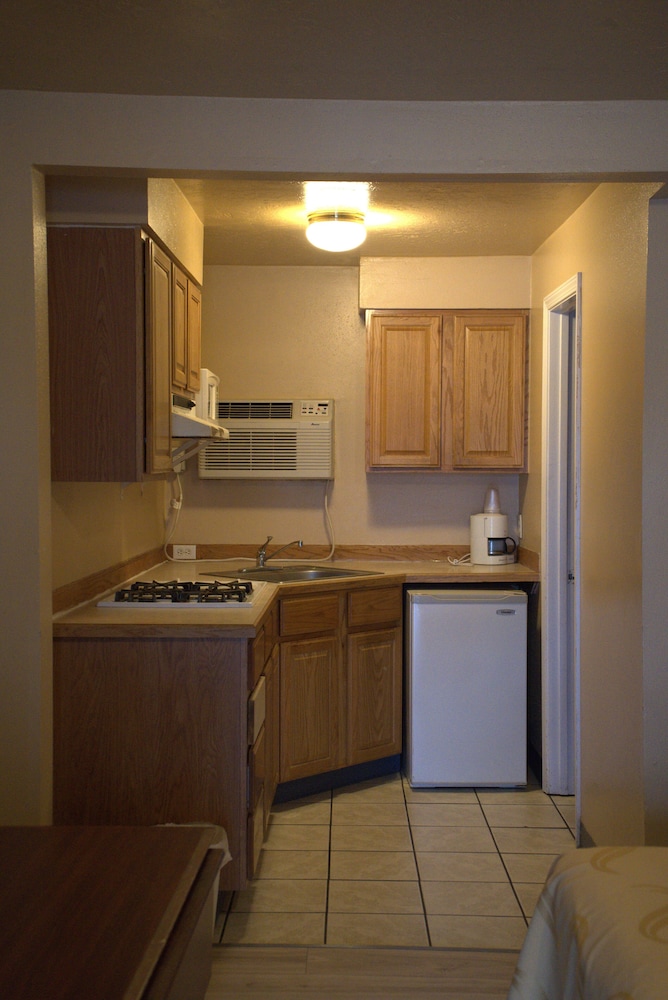 Single Room, Kitchenette