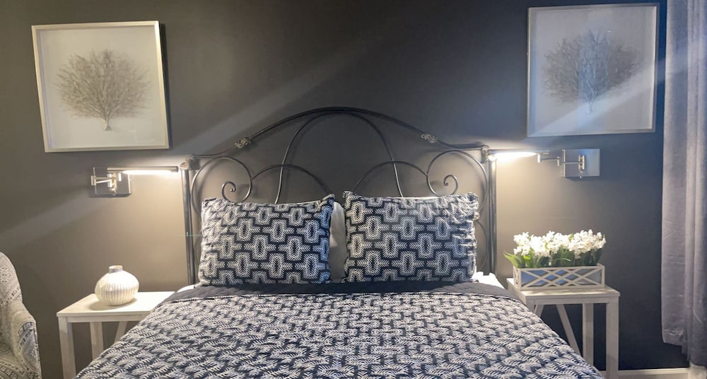 Deluxe Room, 1 Queen Bed