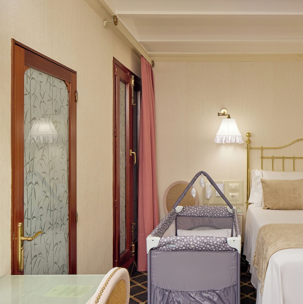 Deluxe Double Room, 1 Double Bed photo 3