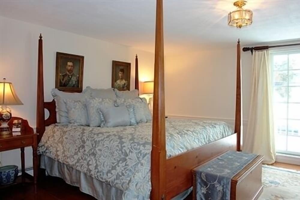Deluxe Room, 1 King Bed photo 1