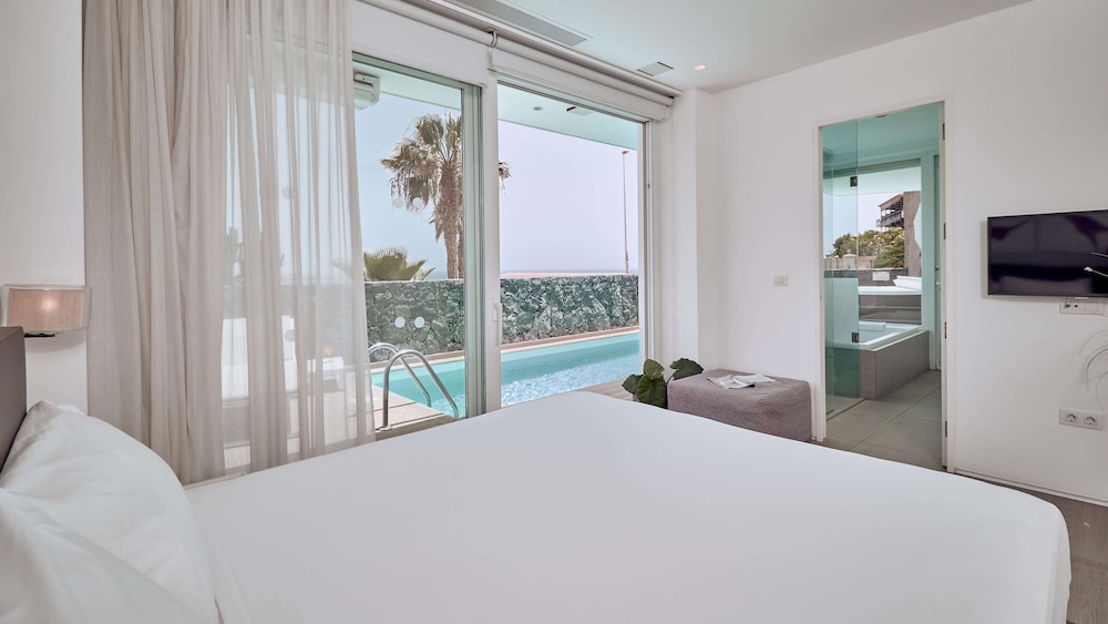 Suite, 1 Bedroom, Sea View (Divinity Mar, Jacuzzi) thumbnail 6