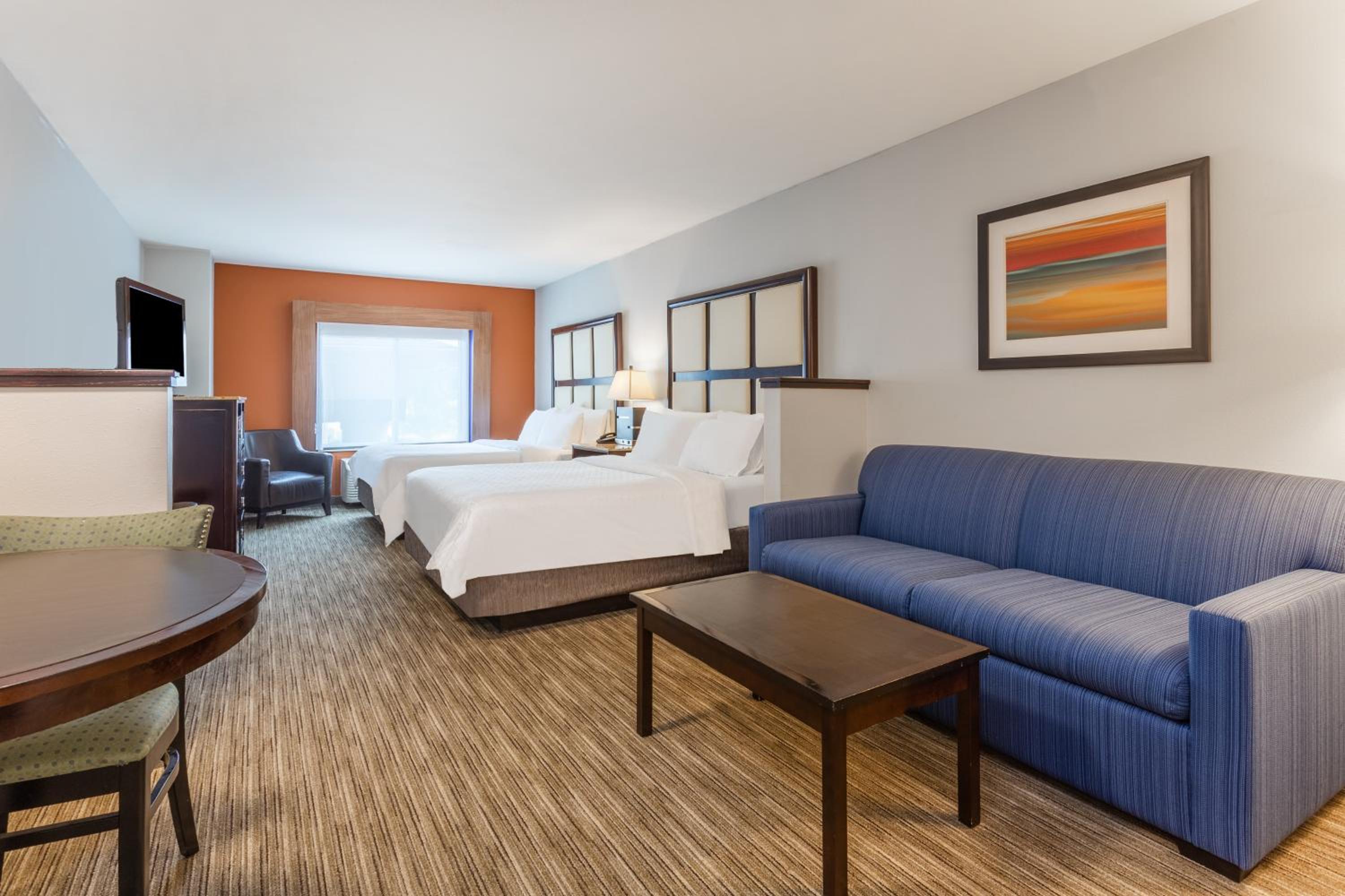 Double Suite with Two Double Beds - Non-Smoking photo 1