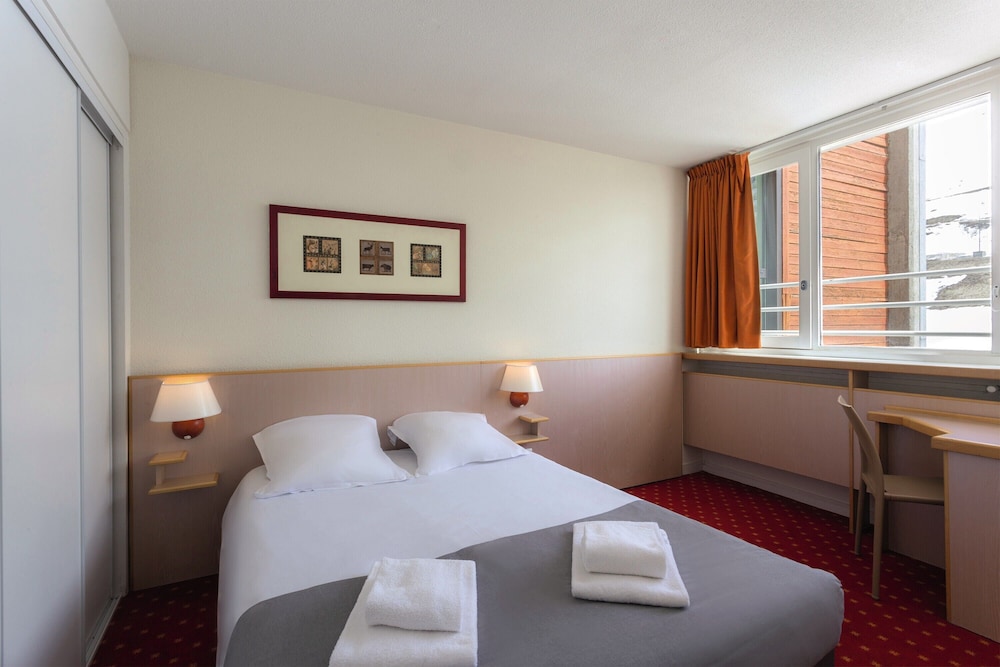 Standard Apartment, 2 Bedrooms, Balcony, Mountain View (Standard) photo 3