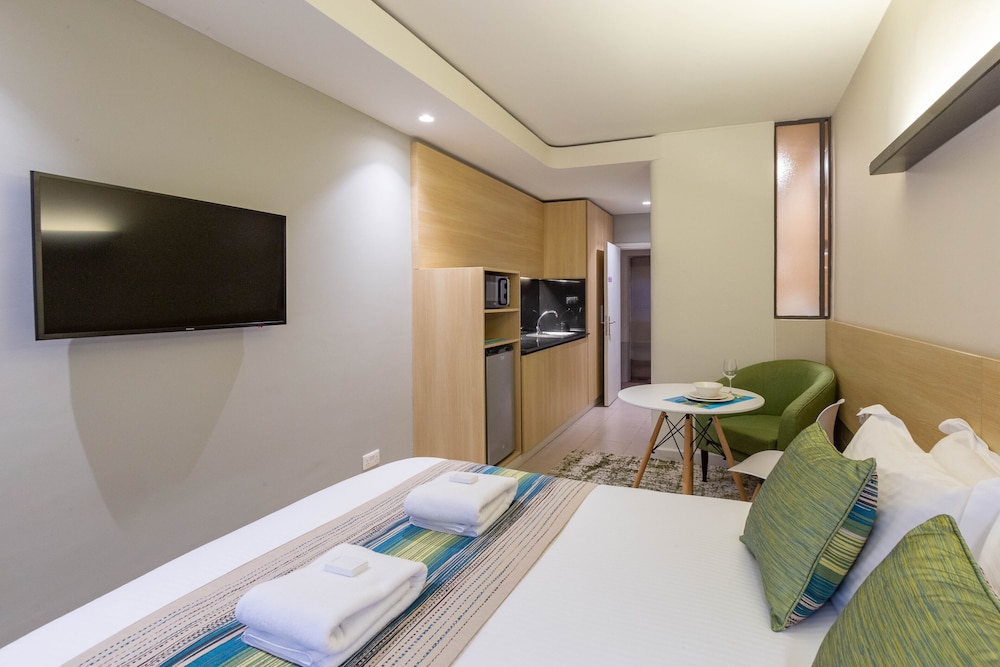 Deluxe Studio Suite photo 3