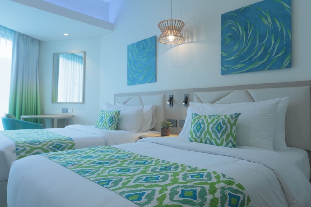 Deluxe Room Partial Seaview - Photo 2
