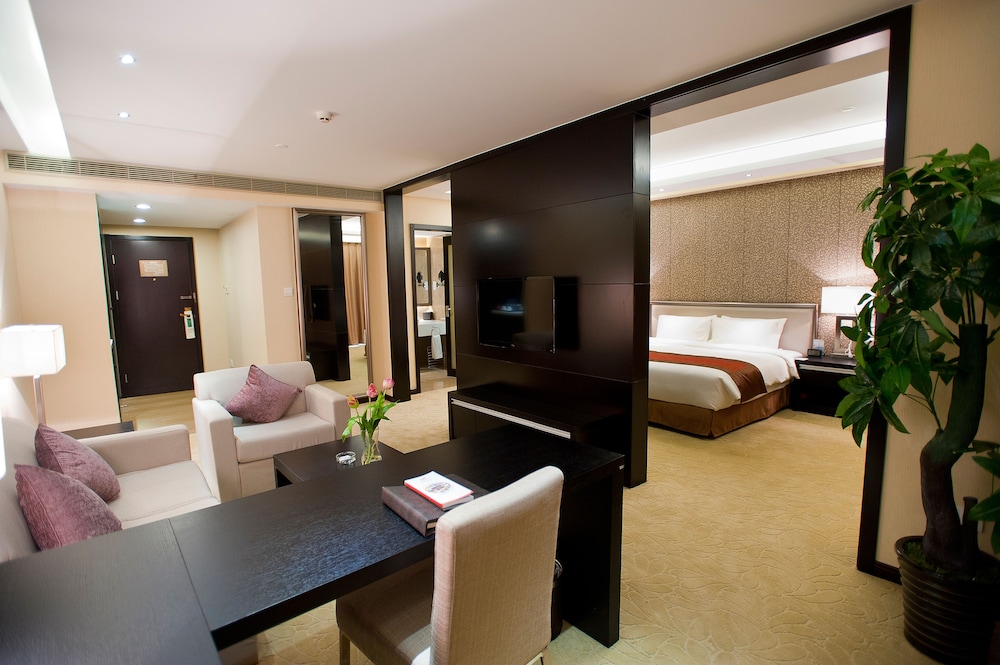 Deluxe Suite photo 1