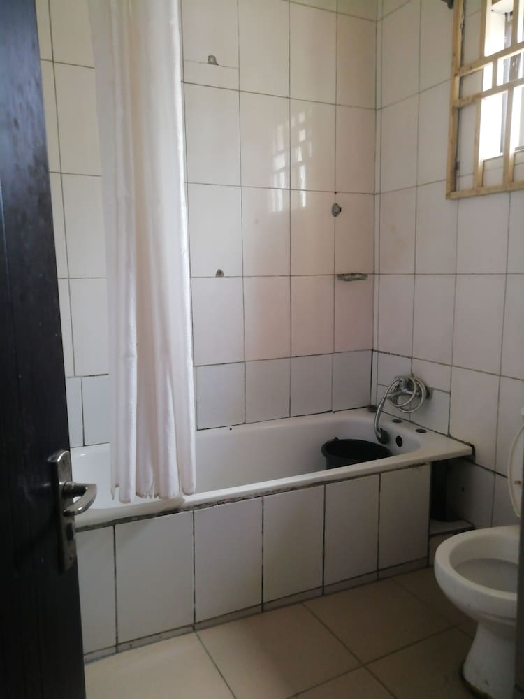 Deluxe Room - Photo 4