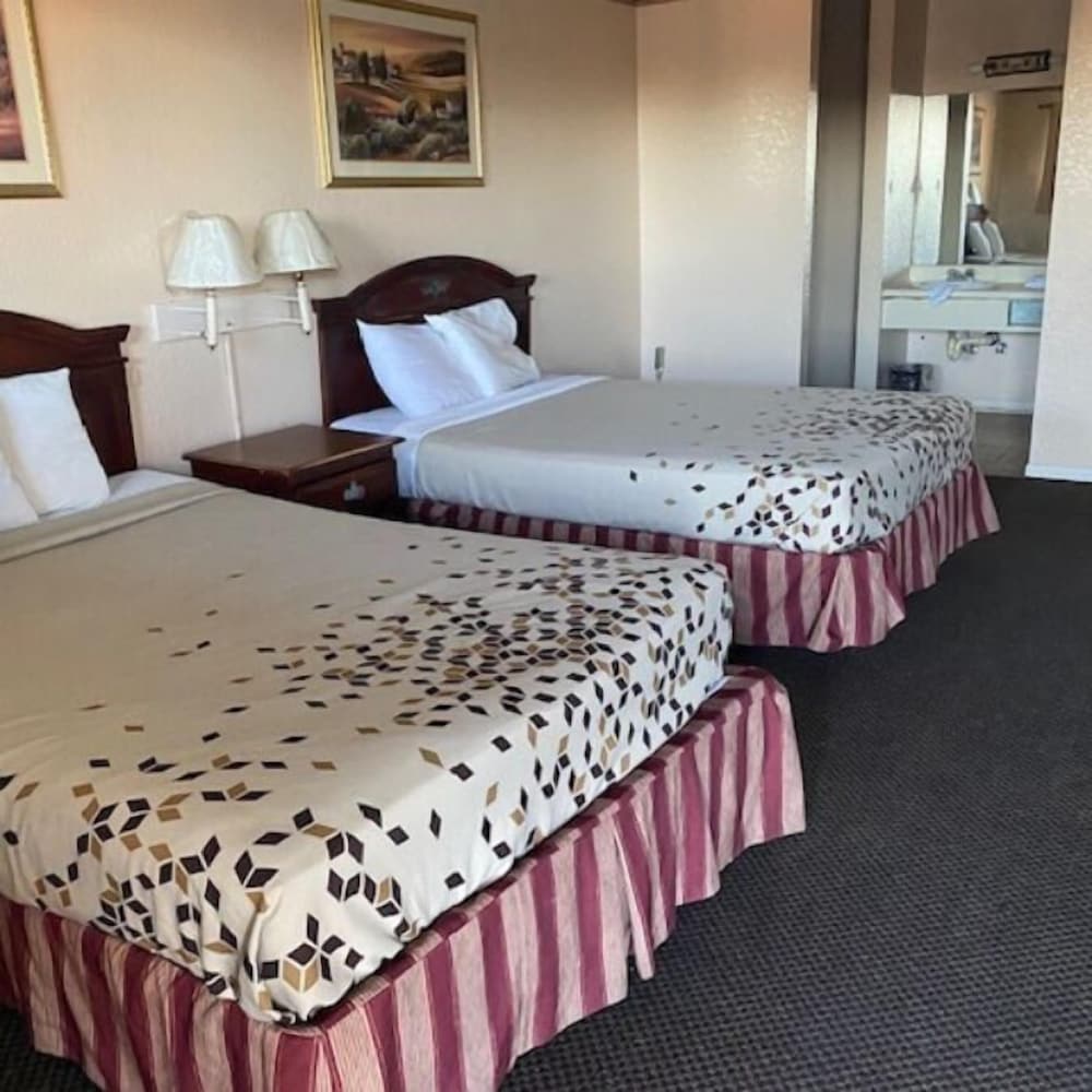 Basic Double Room photo 1