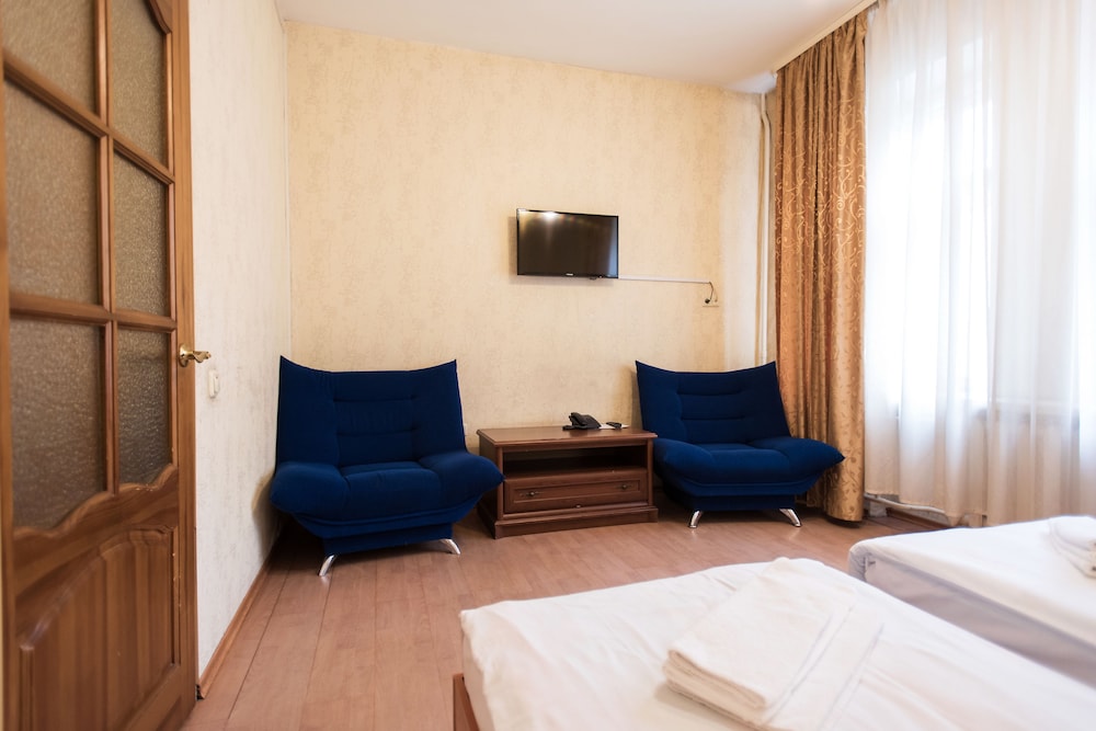 Standard Room, 1 Queen Bed