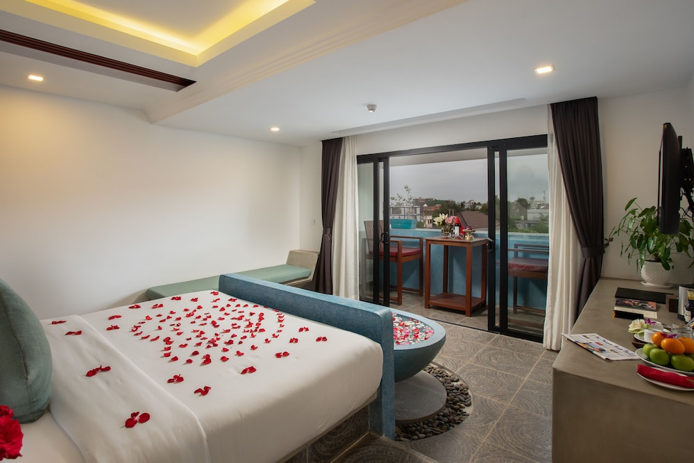 Deluxe Double Room, 1 King Bed - Photo 4