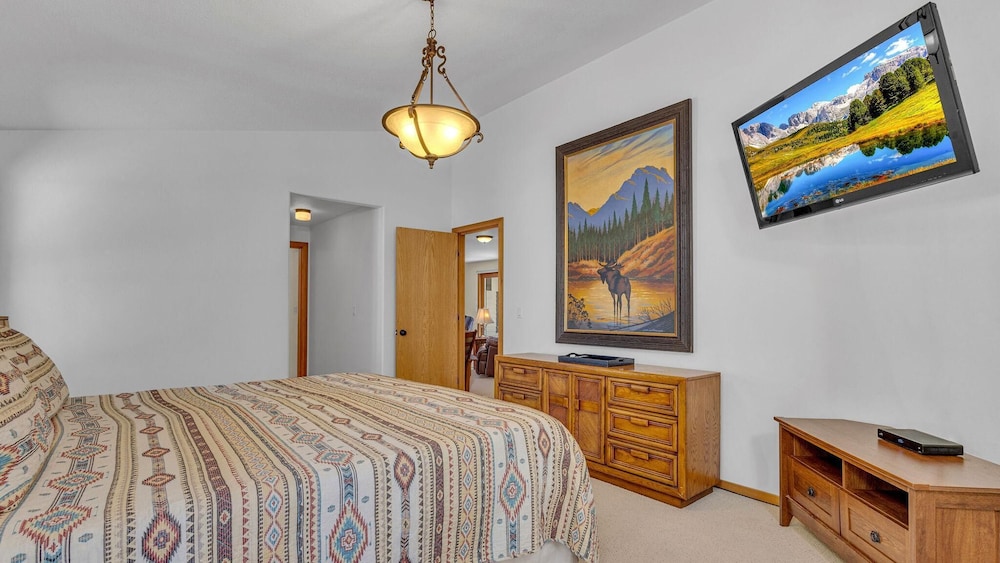 Room, Multiple Beds (Lassen - Unit 15)