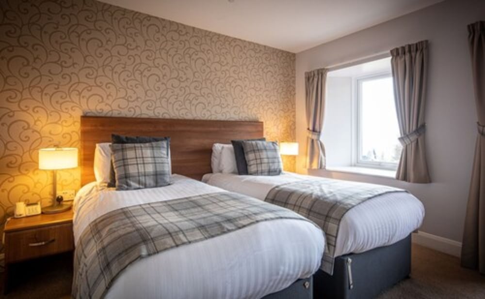 Twin Room, Partial Sea View (In Uig Lodge) photo 1