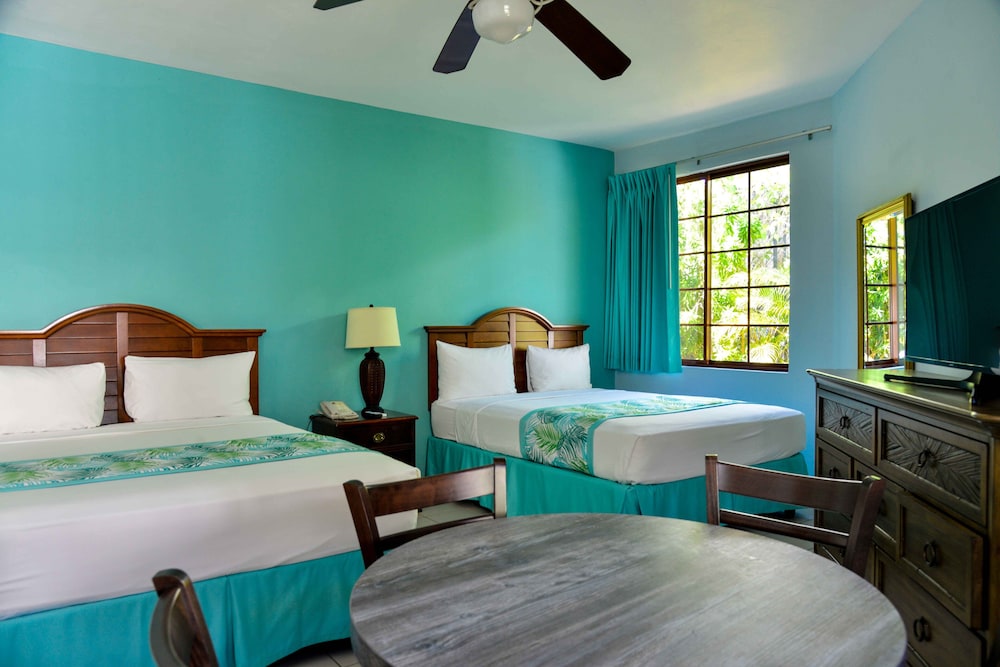 Superior Room, 2 Queen Beds - Photo 4