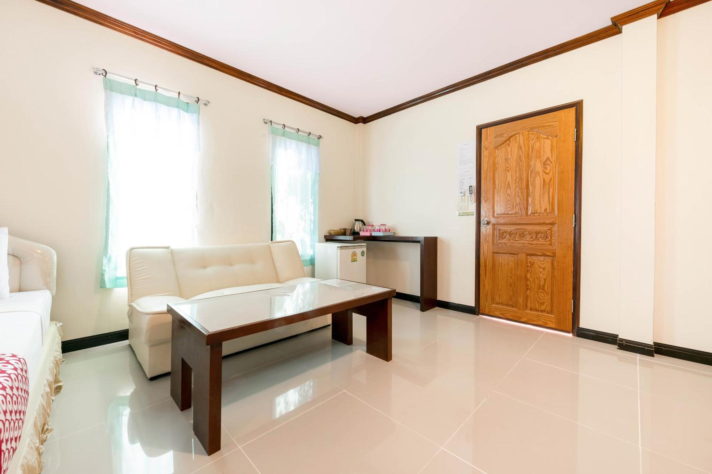 Family Room - Photo 1