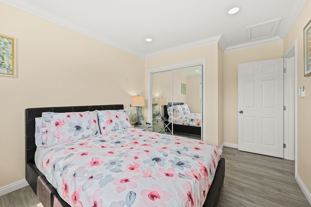 Comfort Apartment photo 2