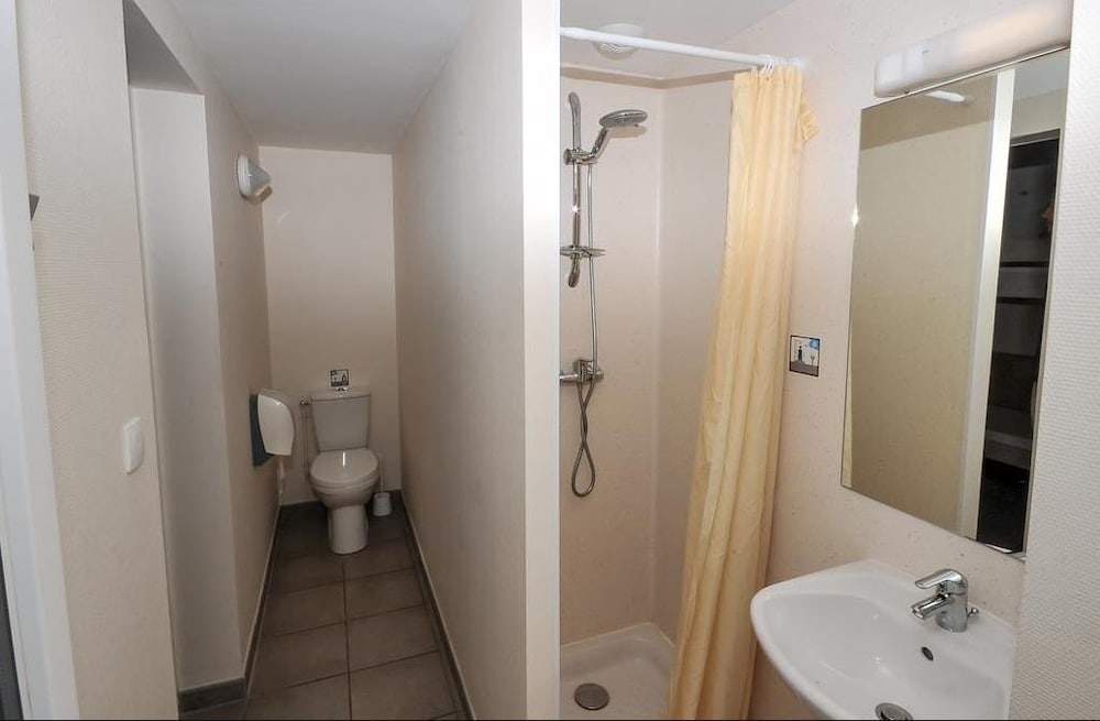 Shared Dormitory, Women Only (4 People) photo 2
