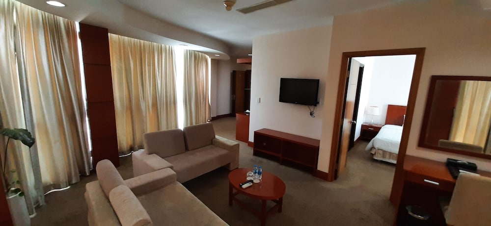Junior Suite, 1 King Bed, River View photo 2