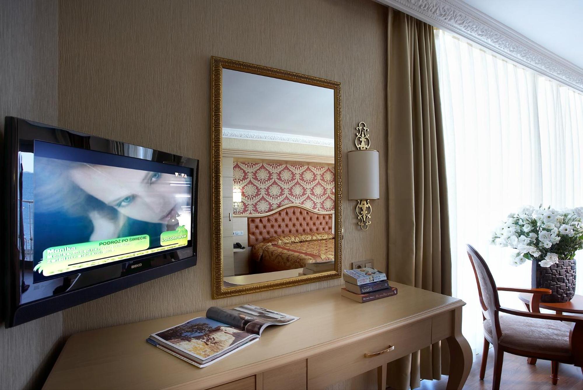 Double Room with Balcony and Sea View