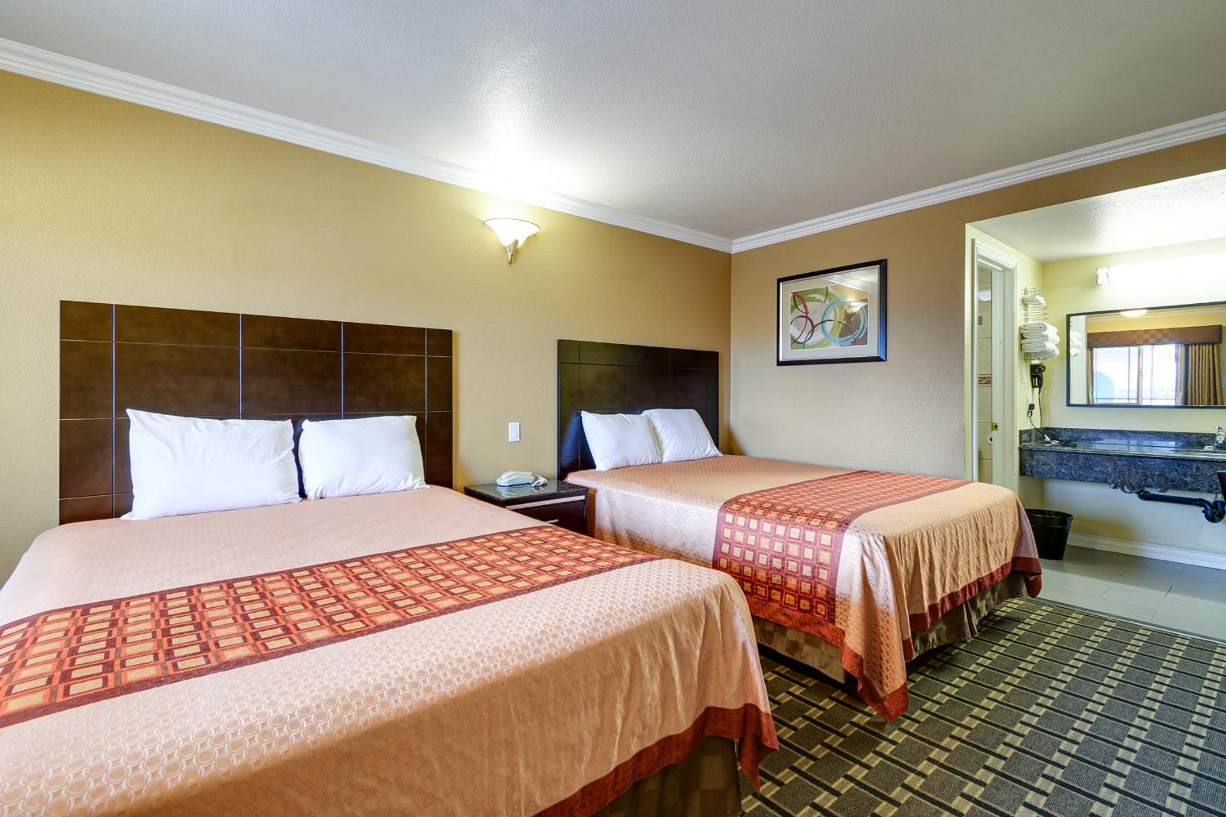 Superior Deluxe Double or Twin Room  photo 2