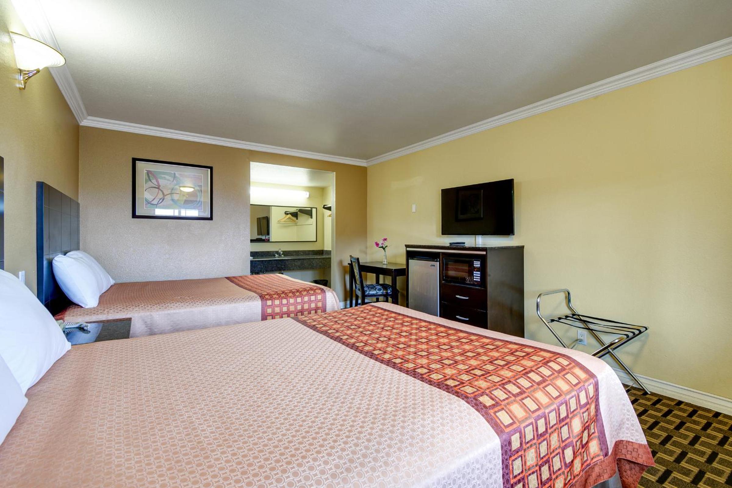 Superior Deluxe Double or Twin Room  photo 3