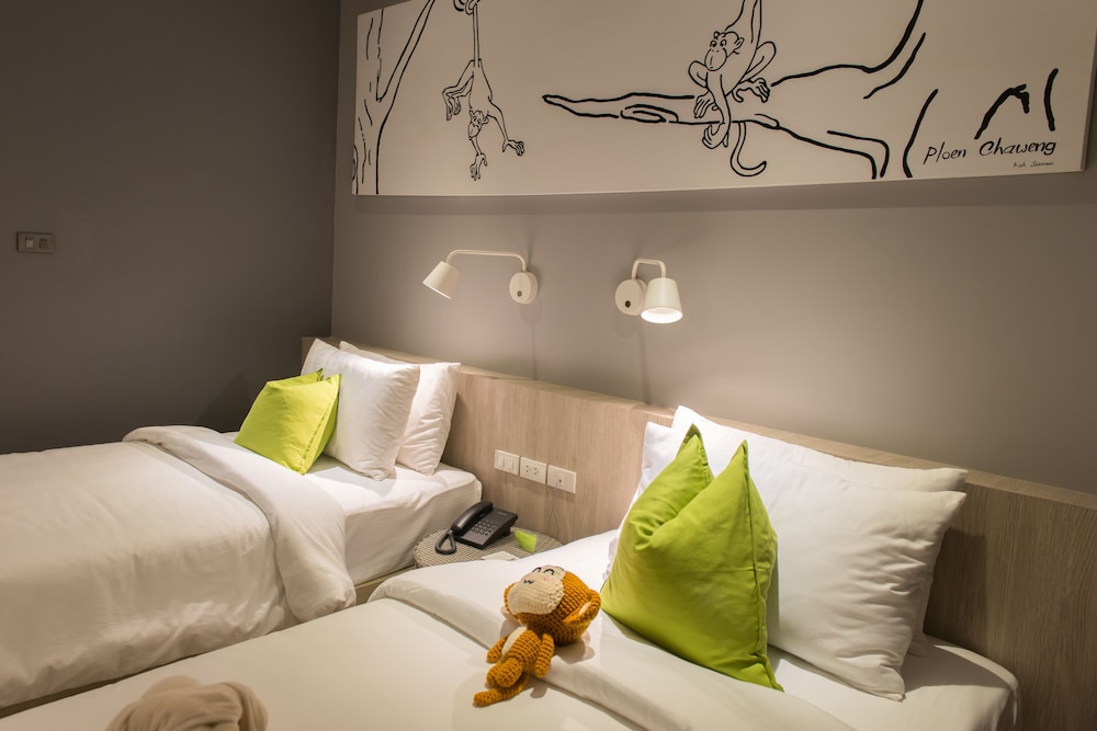Deluxe Twin Room with Free Minibar photo 3