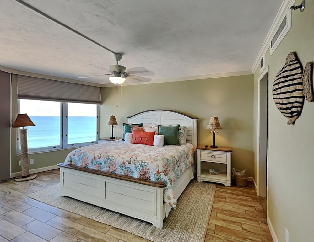 Condo (2 Bedrooms) photo 2