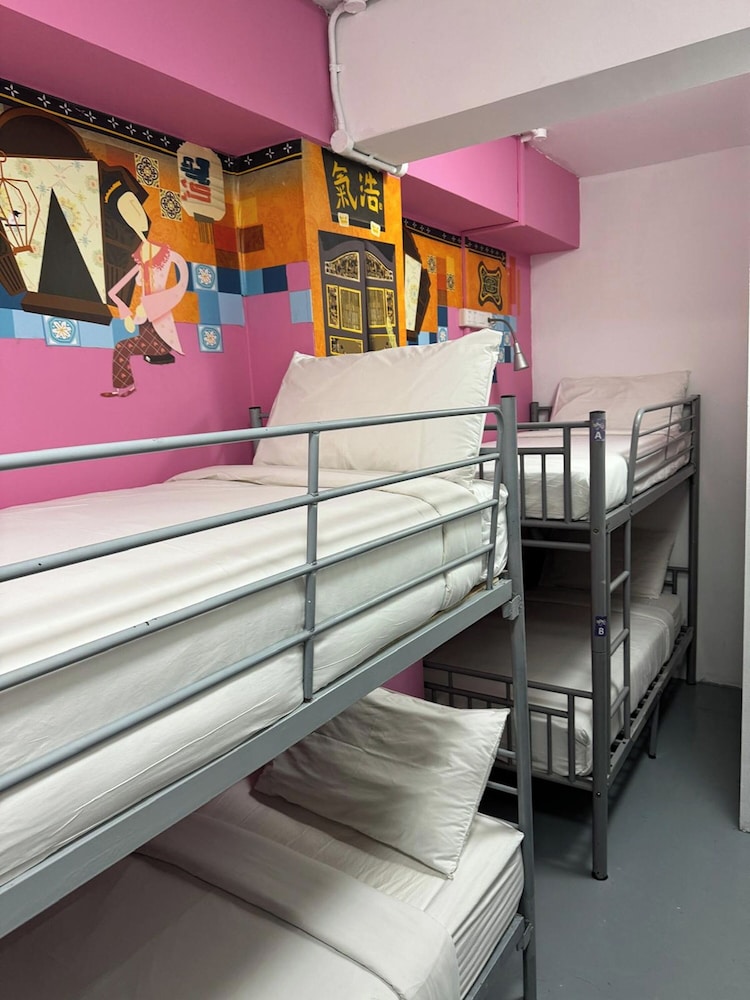 1 Person in 6-Bed Dormitory - Female photo 1