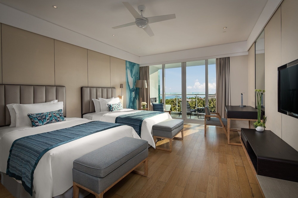 Deluxe Ocean View Twin Room photo 3
