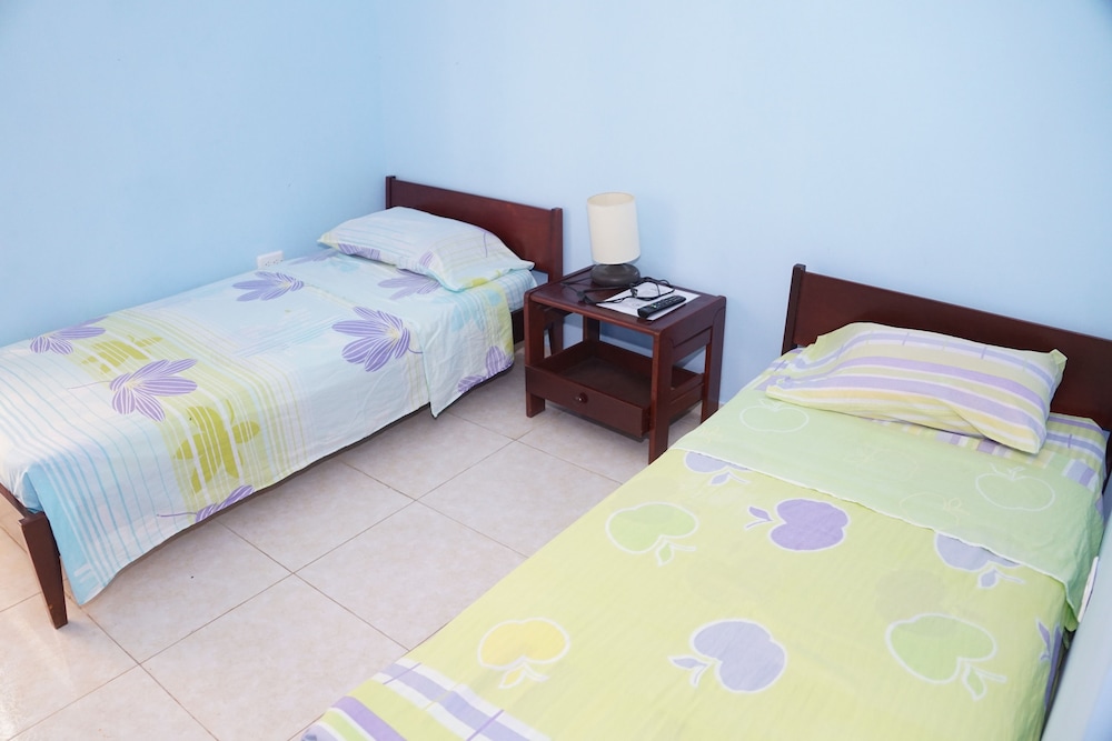 Basic Twin Room, 2 Twin Beds, Private Bathroom photo 1