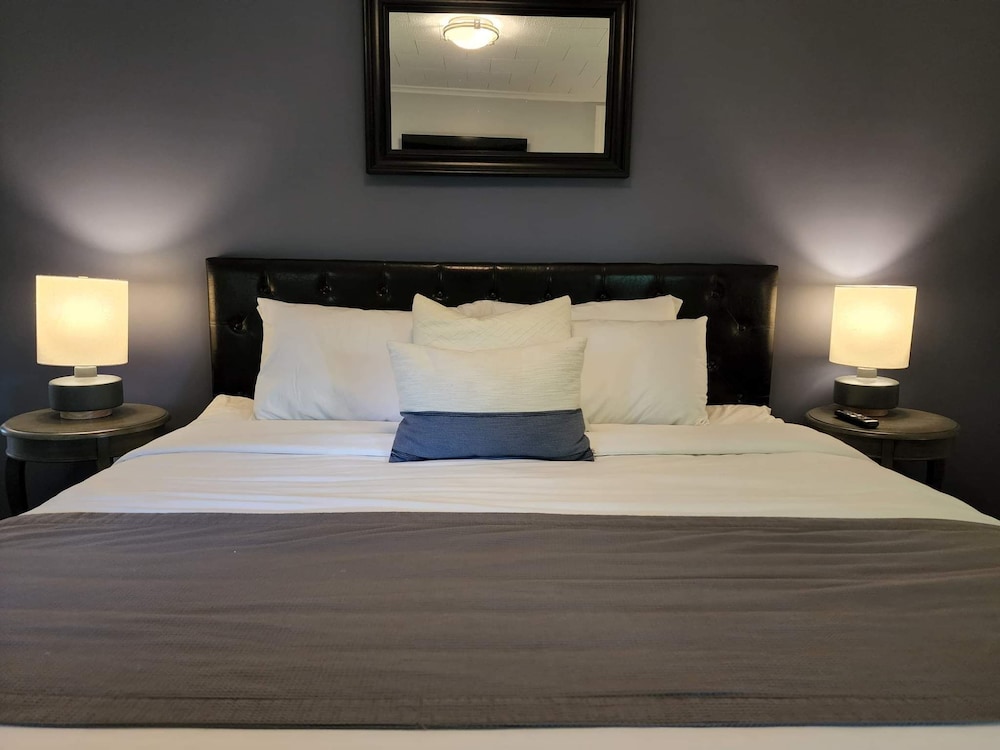 King & Queen Suite photo 2