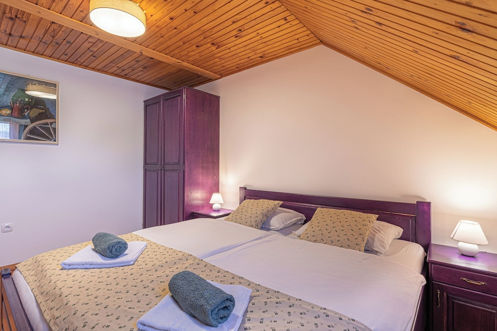 Family Apartment, Multiple Bedrooms (Eco farm Mikl Pine Tree Apartment) photo 2