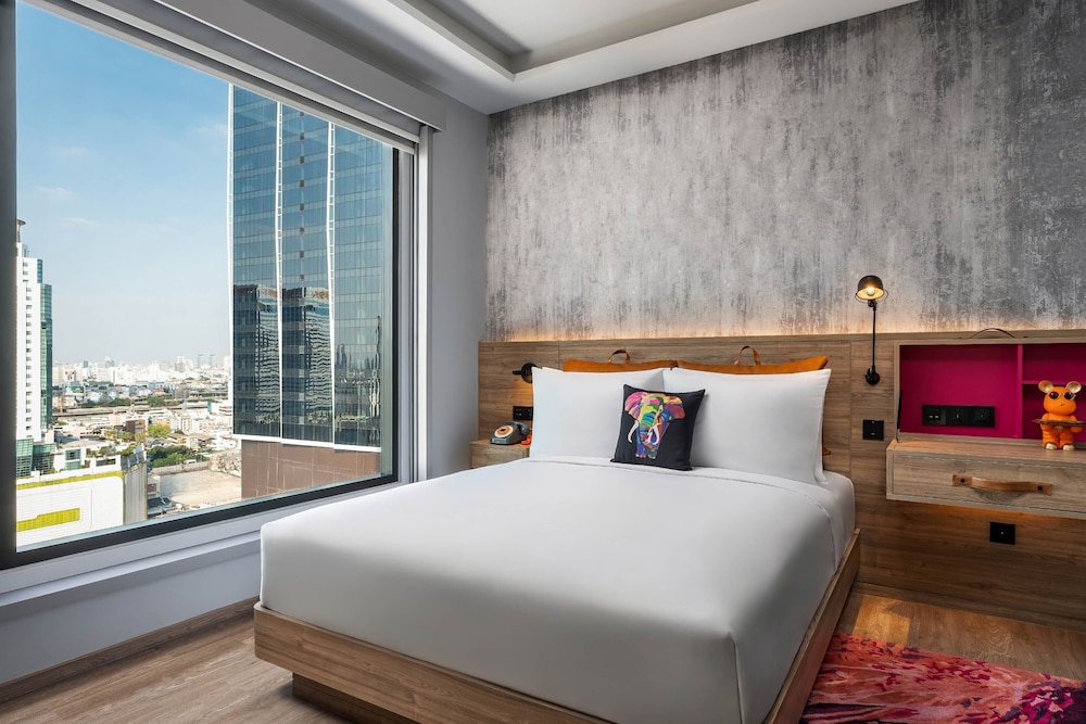 Deluxe Room, 1 Queen Bed, City View