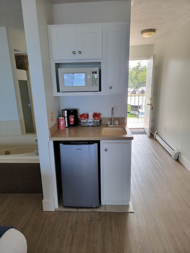 Studio, 2 Queen Beds, Accessible, Bay View photo 3