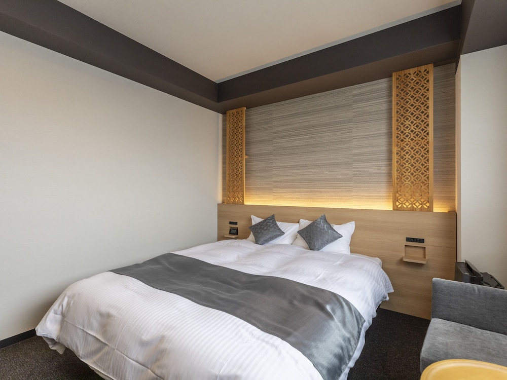 Standard Double Room, Non Smoking - Photo 6