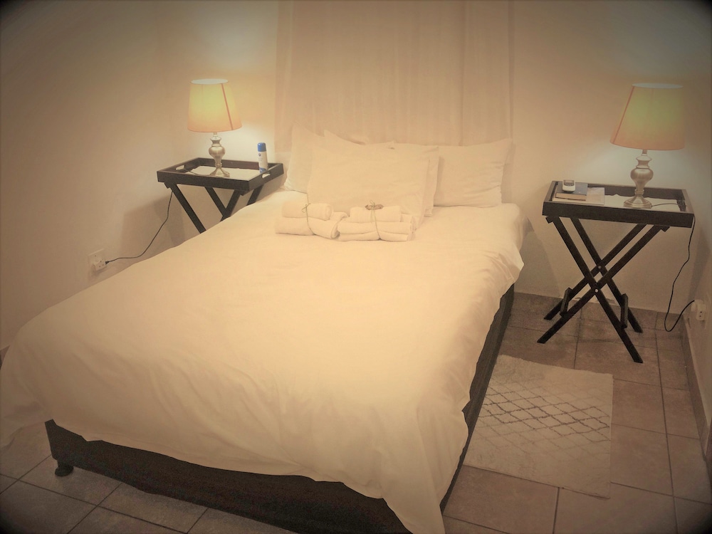Self-catering Chalet (3)
