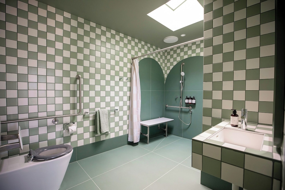 Classic Accessible Room