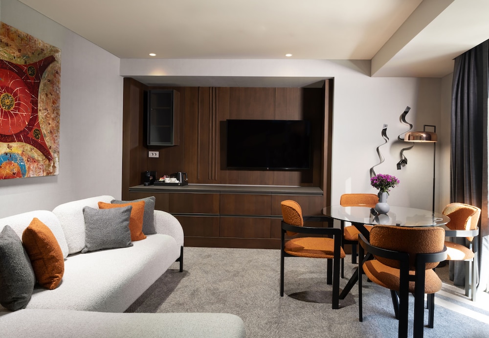 Premium Room, 1 Queen Bed (Bosphorus Bridge View) thumbnail 5