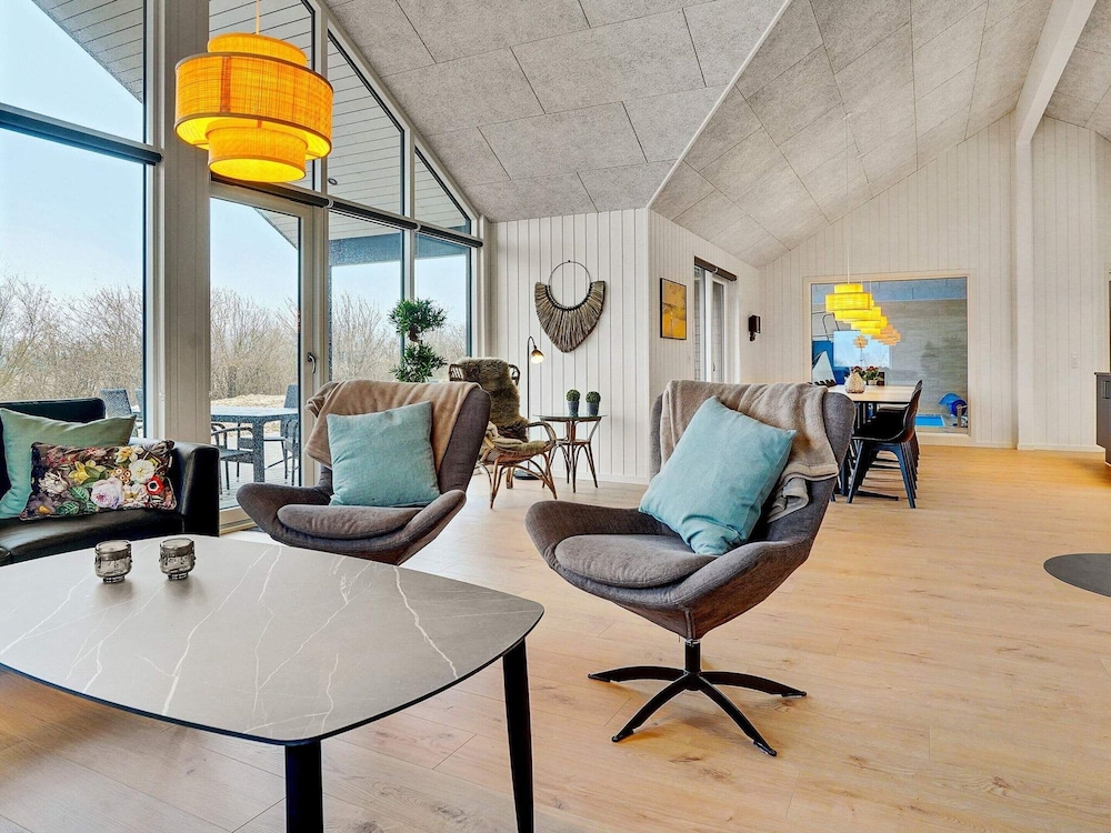 Classic House, Multiple Bedrooms