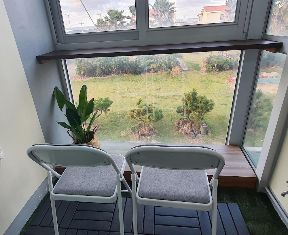 Basic Room, 1 Bedroom (Unique Room 202 (Ocean View/Spa)) - Photo 3