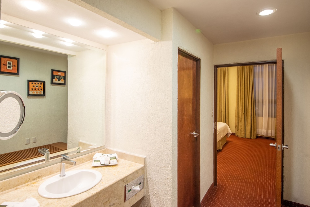 Exclusive Studio Suite photo 2