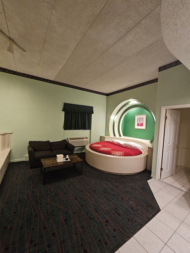 Honeymoon Room photo 3