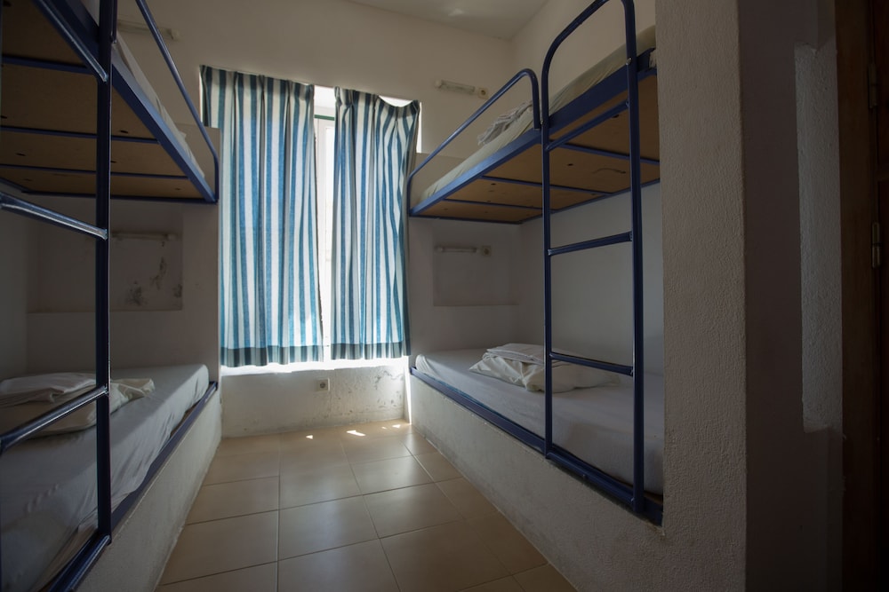 Basic Room, Multiple Beds photo 2