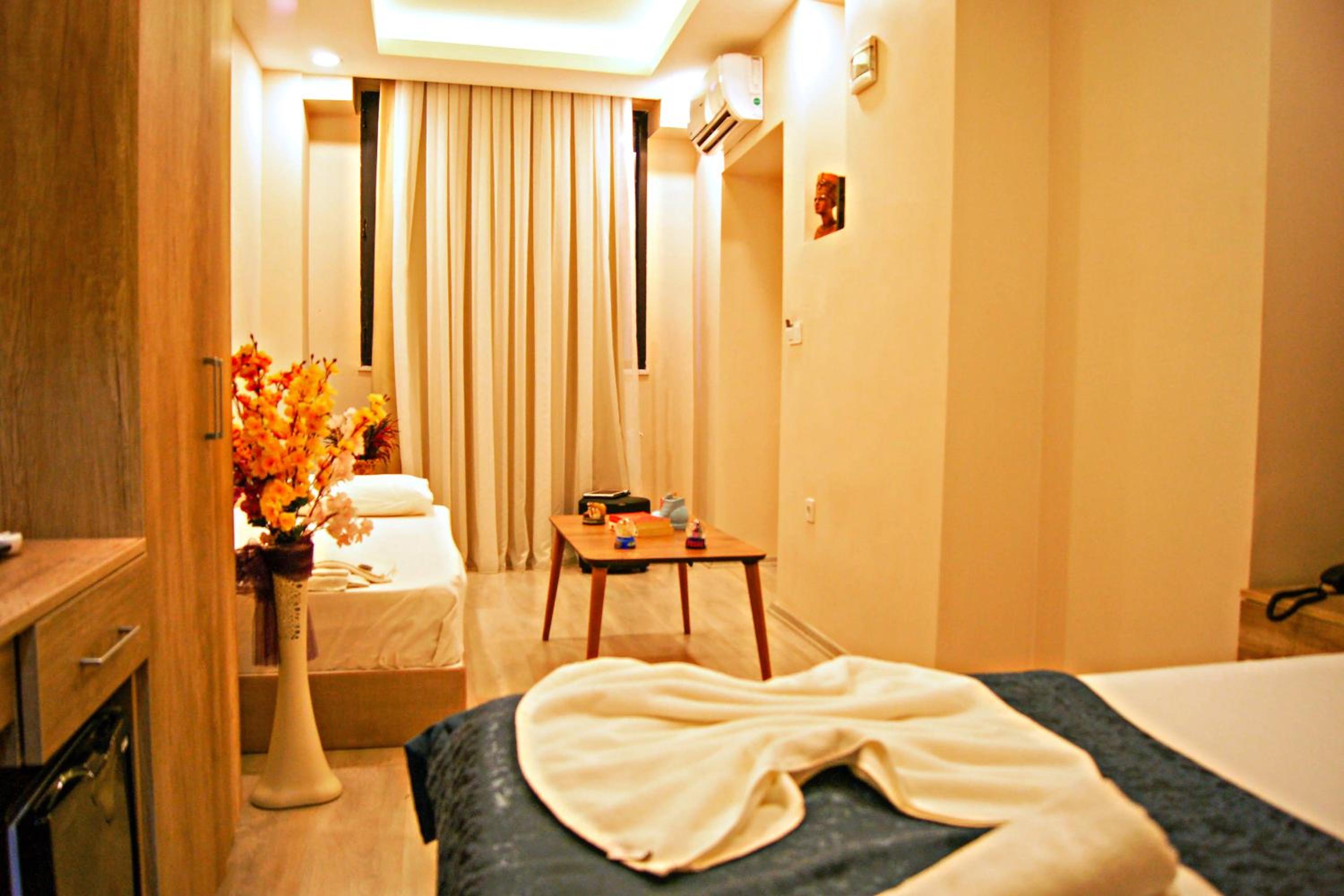 Superior Triple Suite photo 3